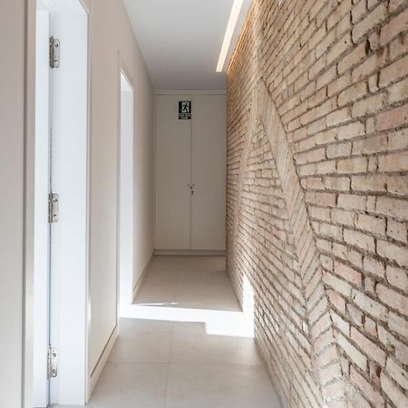 Apt With Antique Floor & Lots Of Sun Light Valencia Exterior photo
