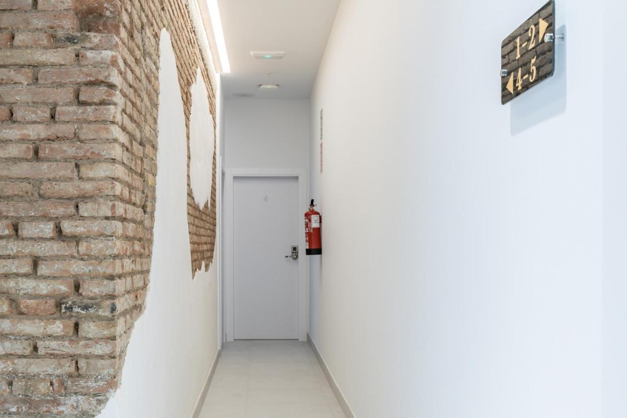 Apt With Antique Floor & Lots Of Sun Light Valencia Exterior photo