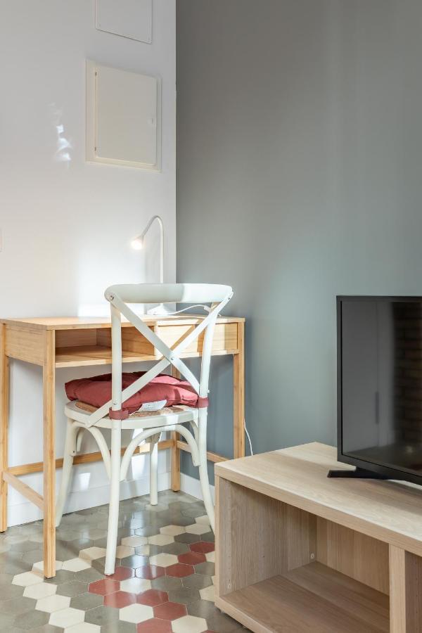Apt With Antique Floor & Lots Of Sun Light Valencia Exterior photo